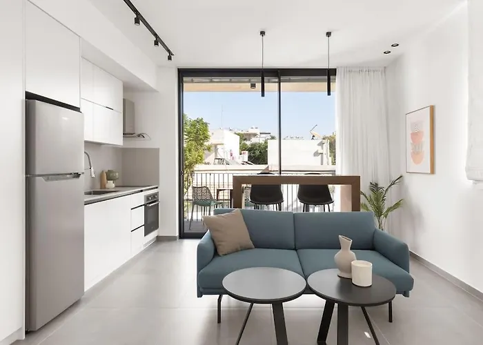Luxury Studio Beach Flat 421